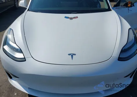 2018 Tesla Model 3 Long Range/Mid Range из США, поврежденный, VIN 5YJ3E1EAXJF025089